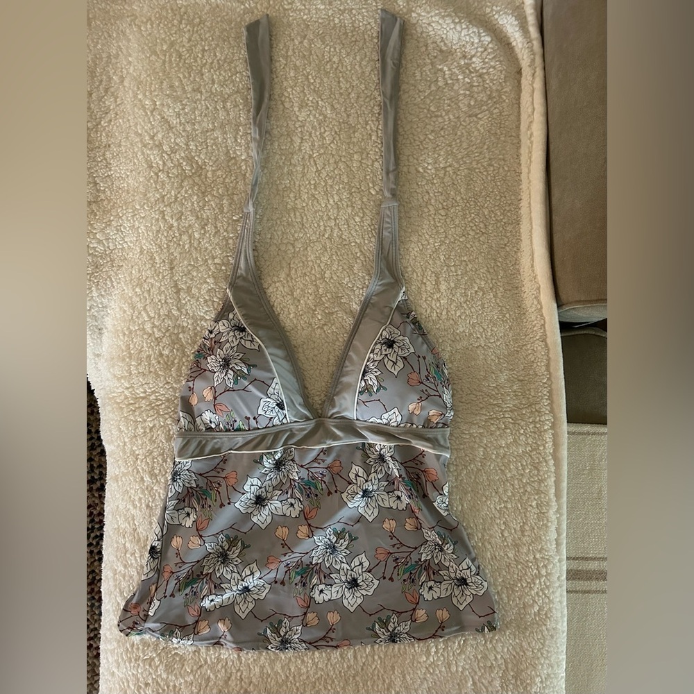 VENUS Elegant Tankini Top